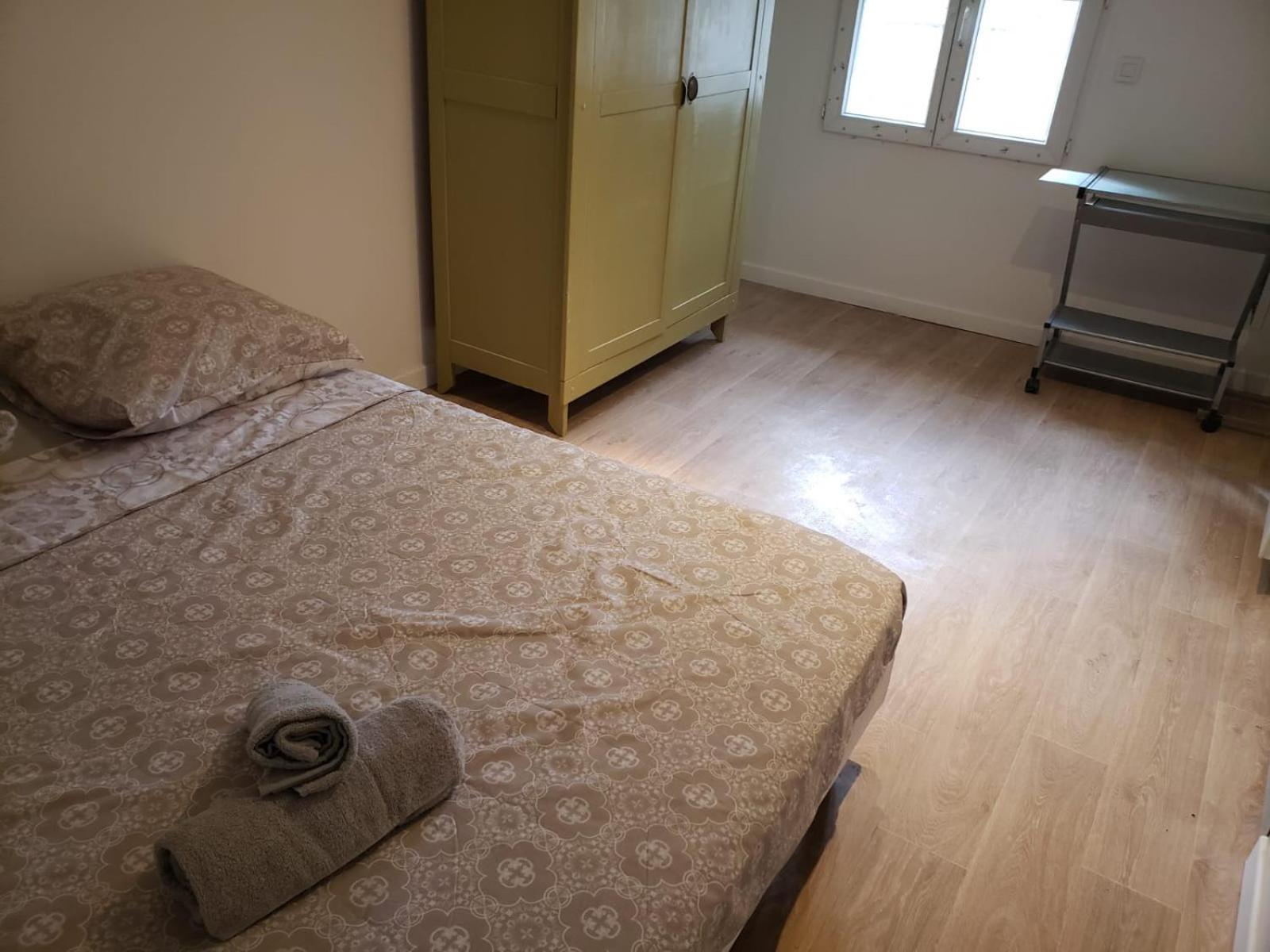 Chambres Meublees Et Spacieuses LʼIsle-Jourdain Exterior foto