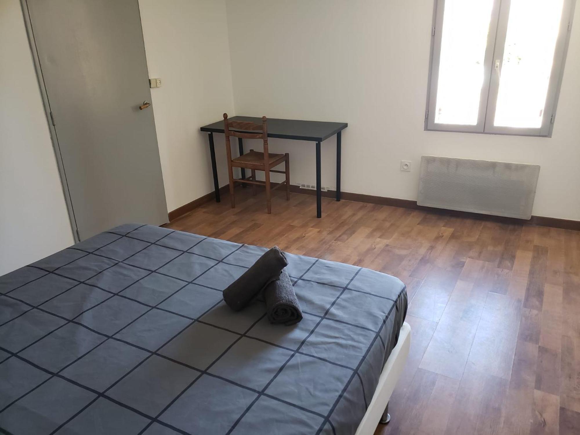 Chambres Meublees Et Spacieuses LʼIsle-Jourdain Zimmer foto